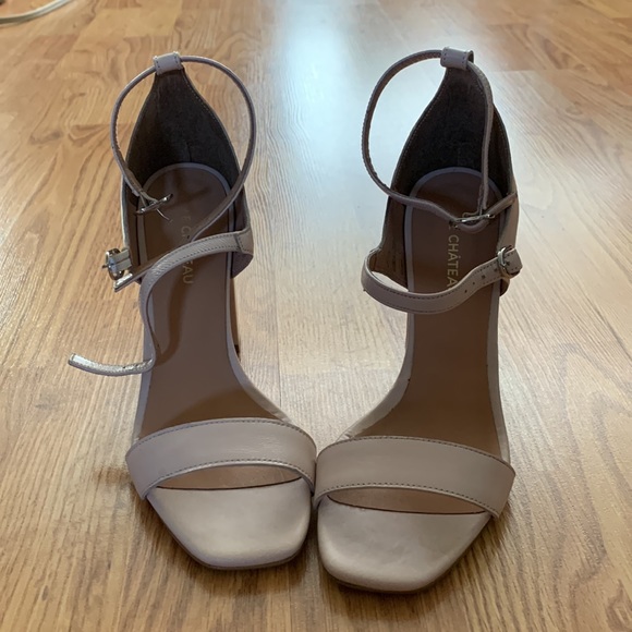 LE CHÂTEAU Heeled Sandals - Picture 3 of 7